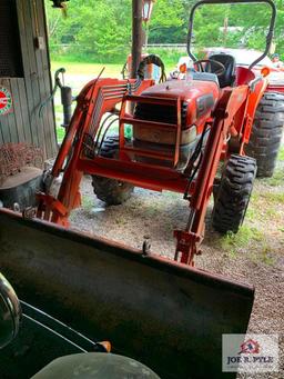 Kubota L3830 tractor w loader 4