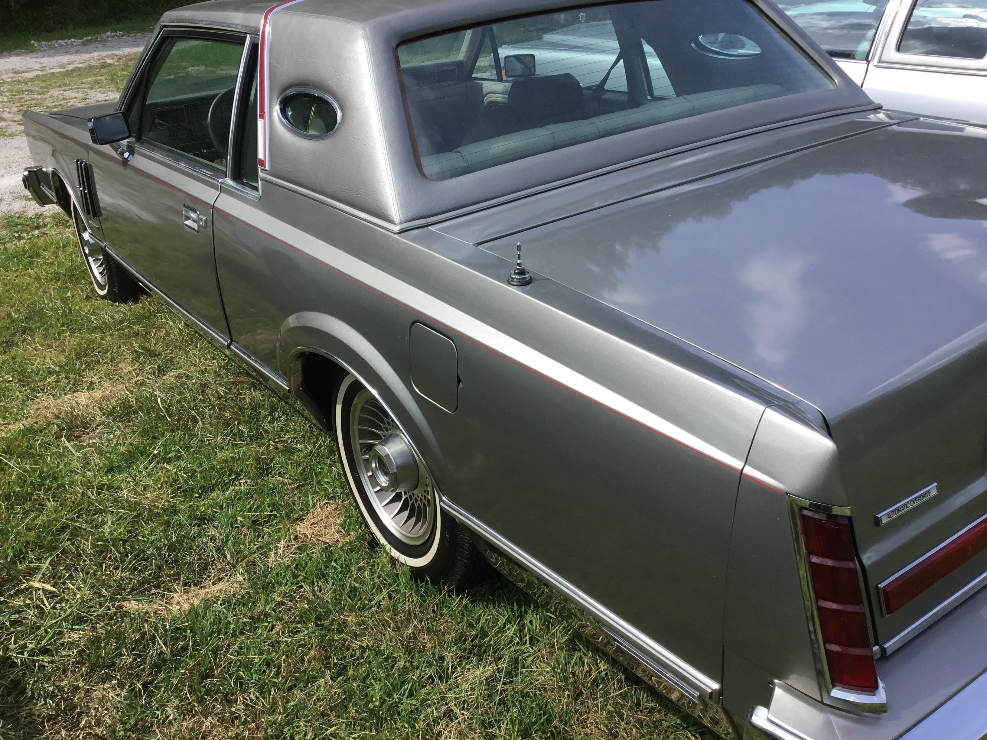 1982 Lincoln Continental Mark V