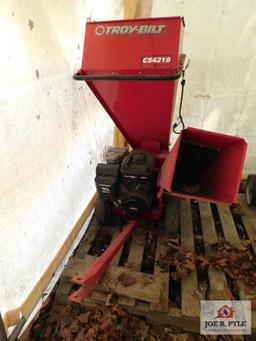 Troy Bilt C54210 chipper/shredder