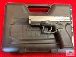 Springfield Armory XD-40 .40 S&W | SN: US281952 | Comments: WITH BOX, 2 TOTAL MAGAZINES, FLASHLIGHT