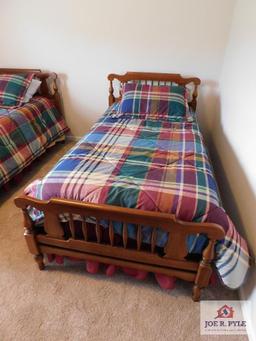 Twin beds & bedding