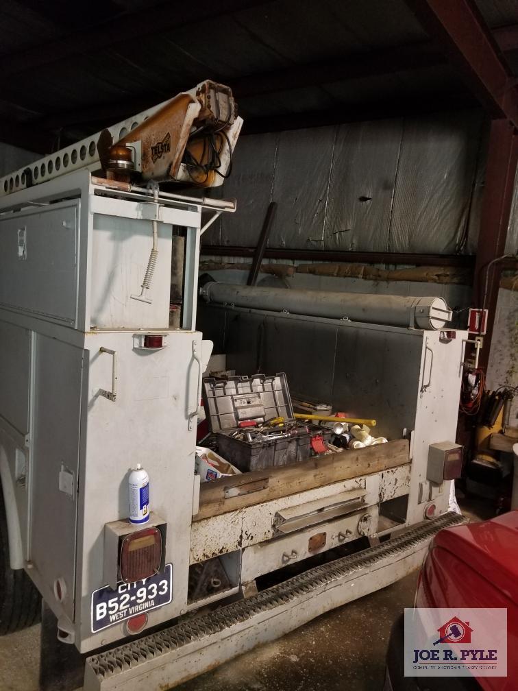 1990 Ford bucket truck with 53,232 miles