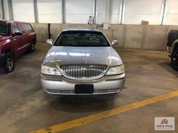 2004 Lincoln Town Car Passenger Car, VIN # 1LNHM83W44Y639006