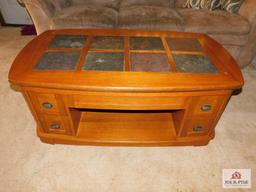 Coffee table on wheels w/ 2 side tables & lamps