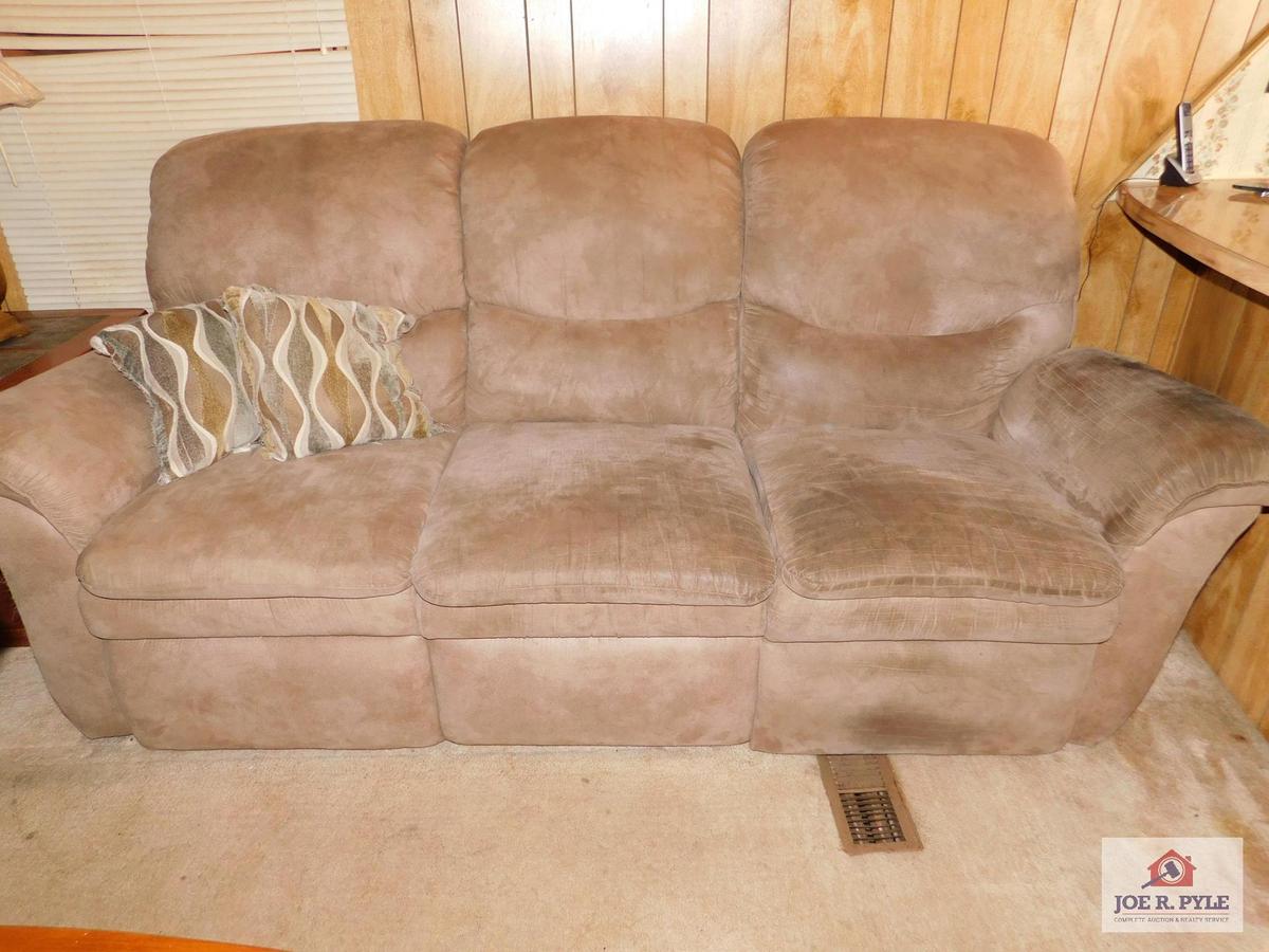 Reclining sofa