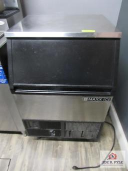 maxx ice maker