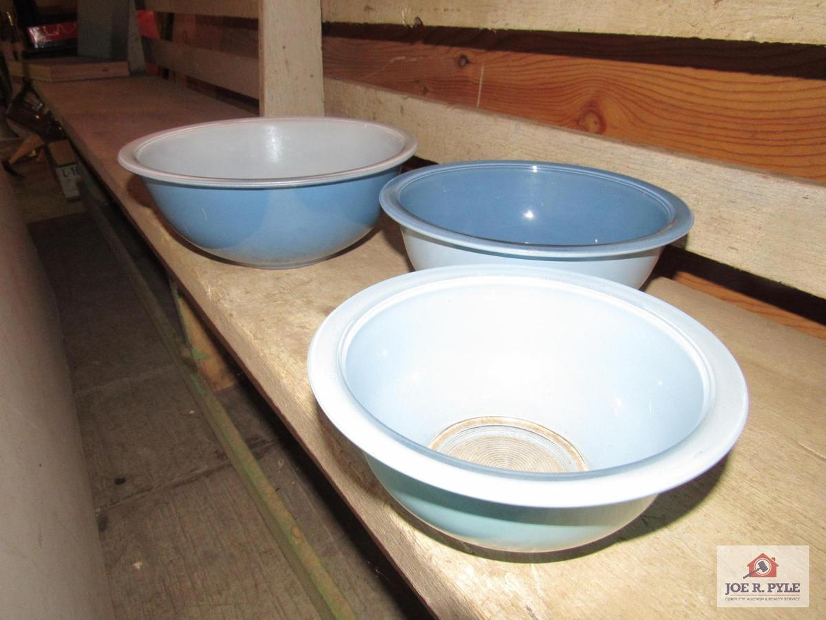 Pyrex mixing bowls