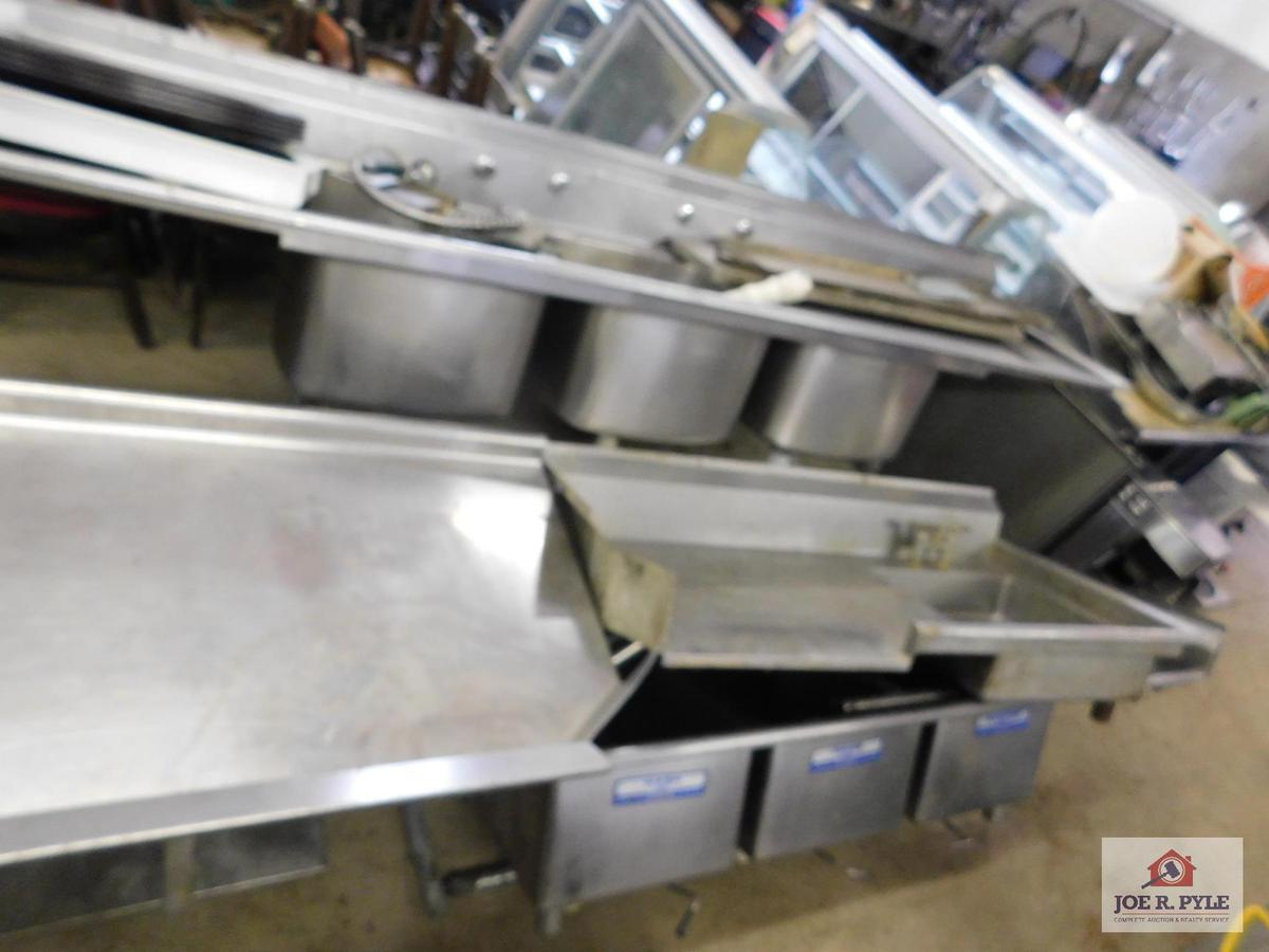Stainless steel table and 3 sinks (10' x ?, 60" x 25", 8' x 29")