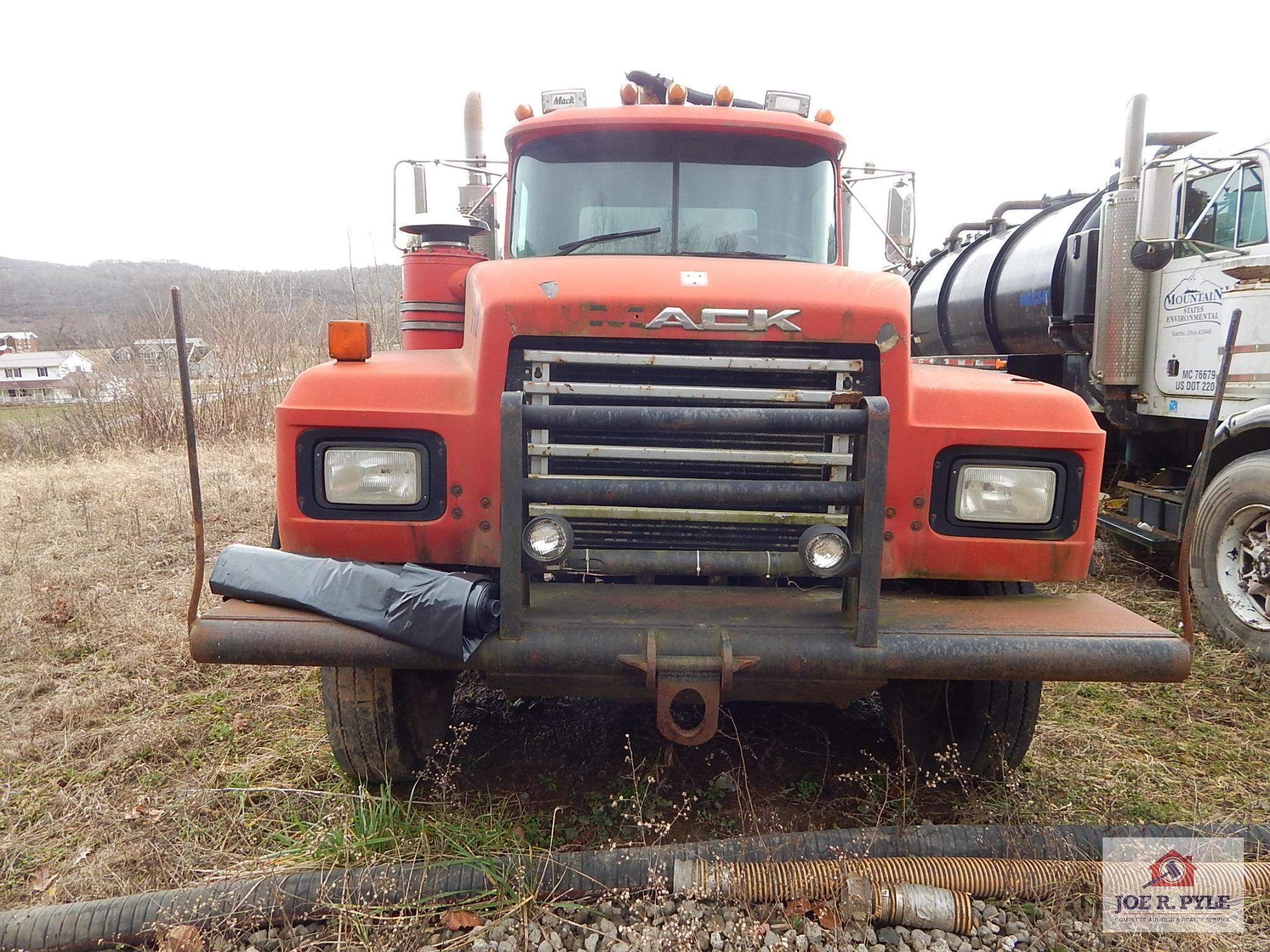 1995 Mack RD688S