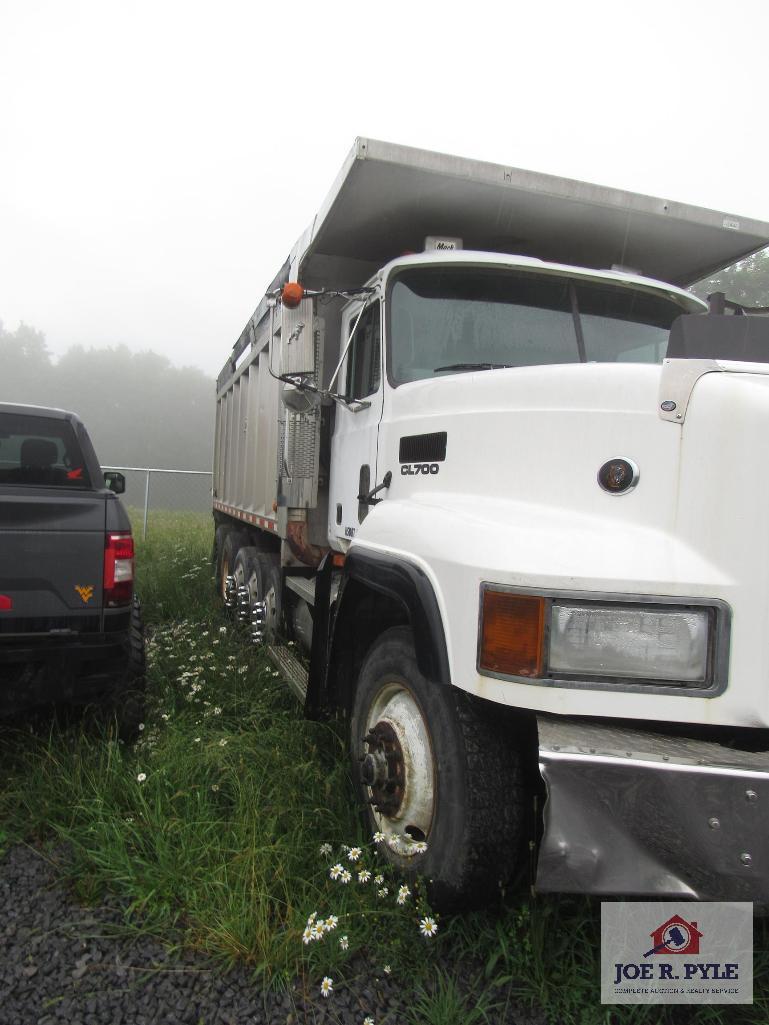 2001 Mack 6 Axle Dump Truck Model CL700