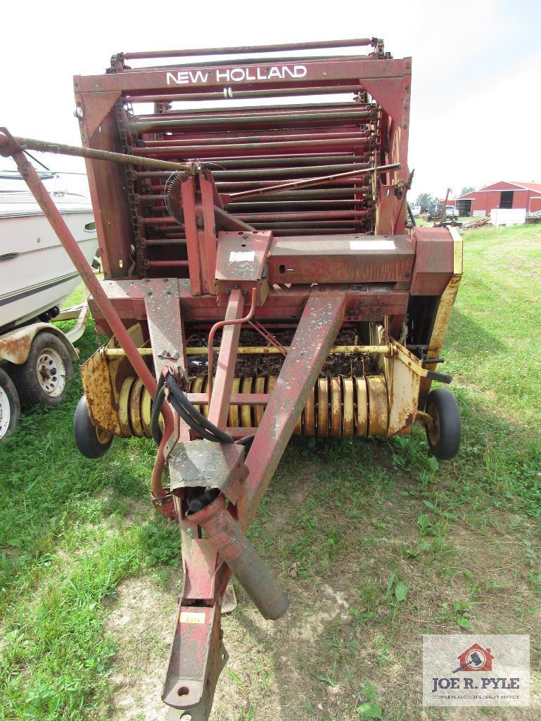 New Holland Round Baler Model 847