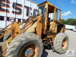 Allis-Chalmers 940 Front-end loader w/ bucket & forks Serial #: 940-1501