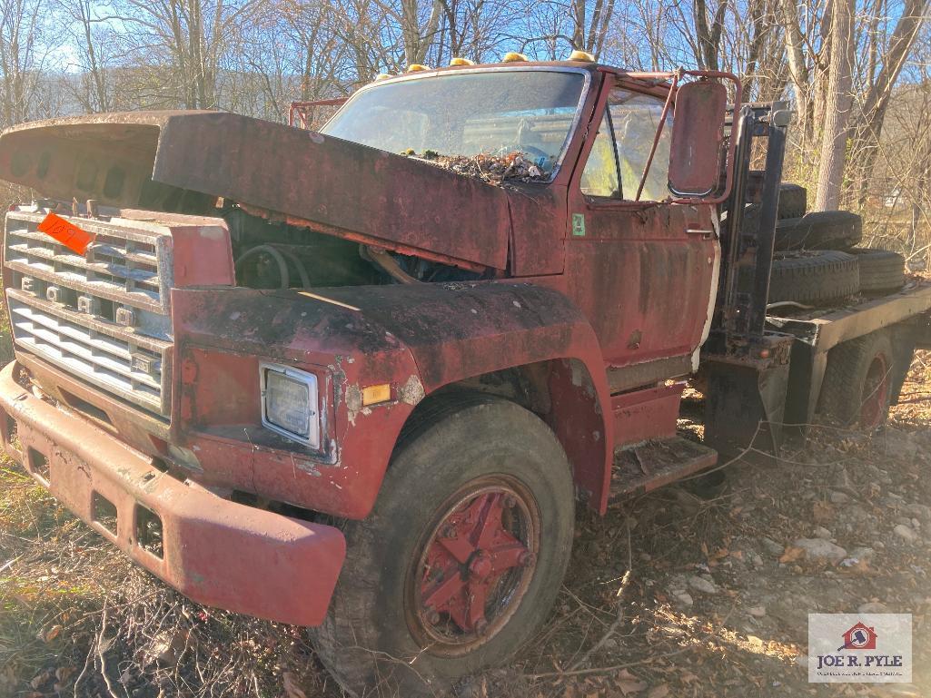 Ford straight truck