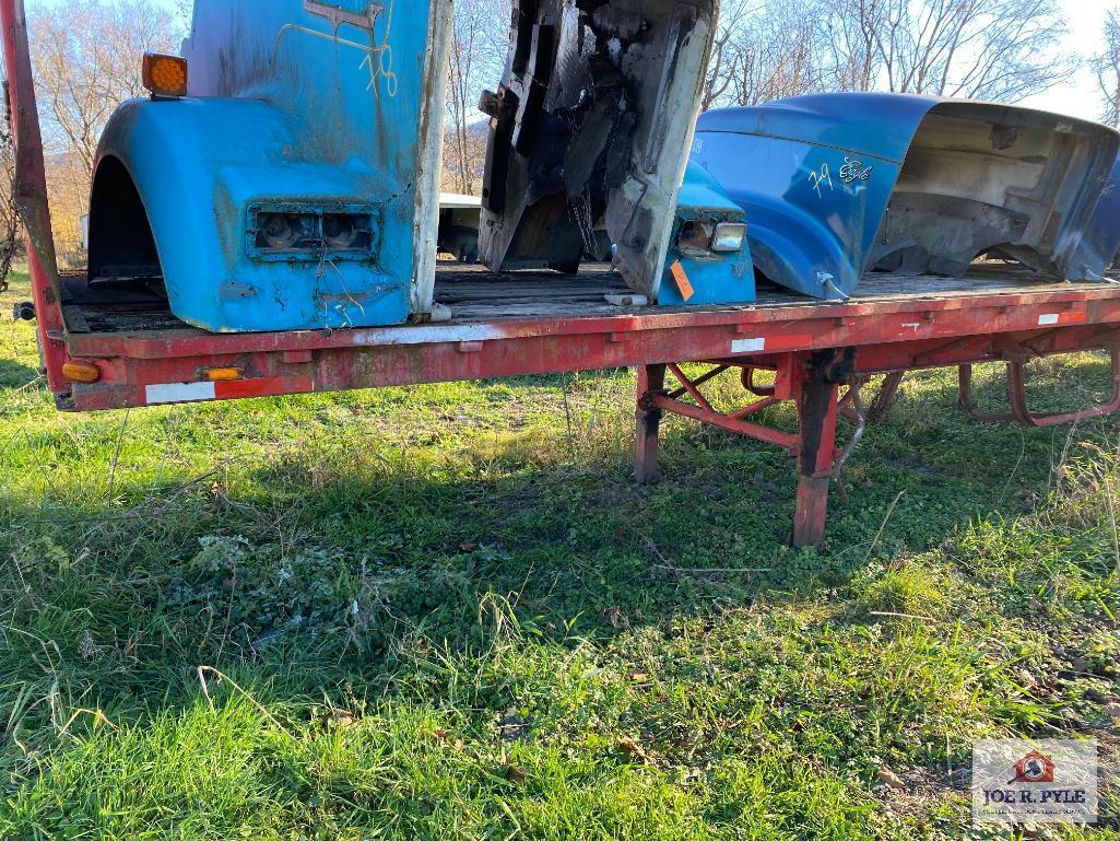 1983 Trailmobile flatbed trailer