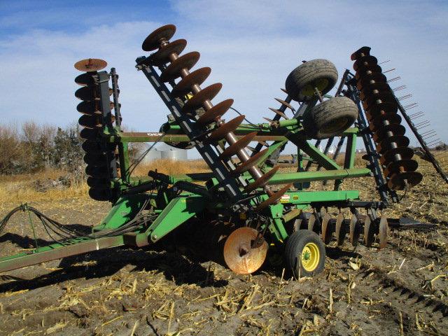 John Deere 630 26' Disc