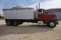 1986 Freightliner FLD 120 Grain Truck Tractor