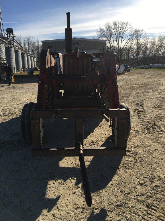 1985 Case IH 806D Tractor