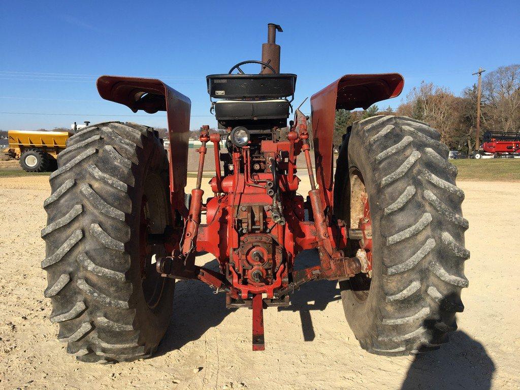 1987 Case IH 806D Tractor