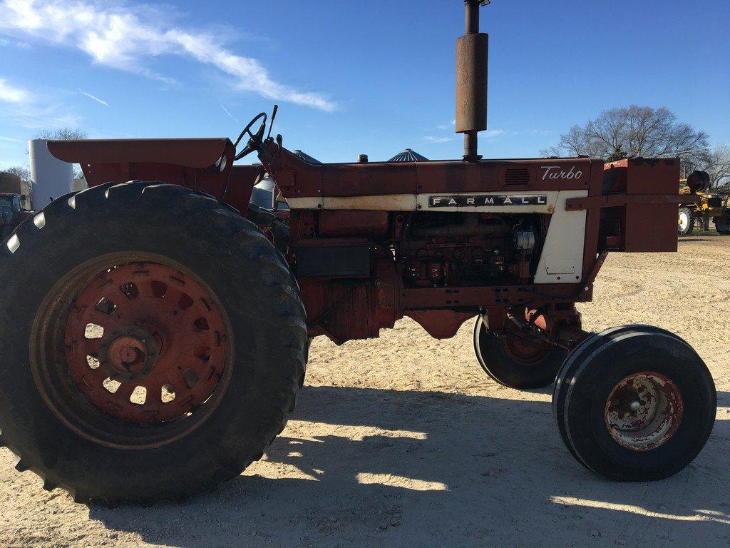 1987 Case IH 806D Tractor