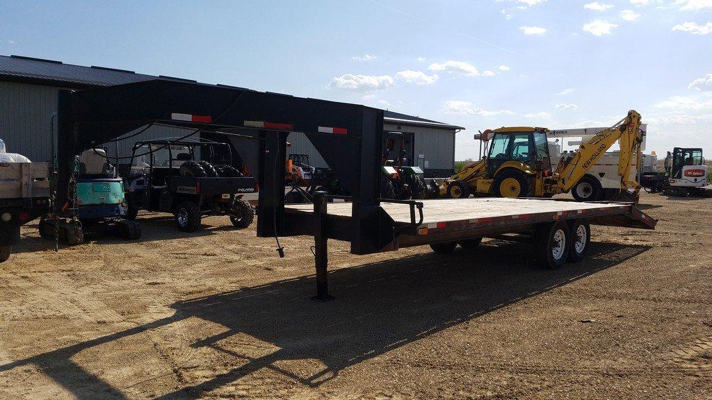 Gooseneck Trailer 24' W/ Ramps