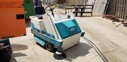 Tennant 215E Self Propelled Sweeper