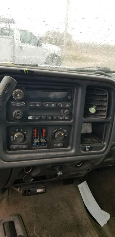 2005 Chevrolet Silverado 3500LS Crew-Cab Dually Pickup Truck