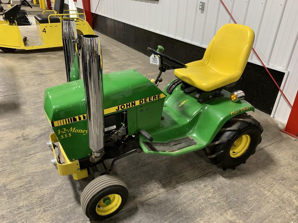 John Deere 111 Garden Show Tractor