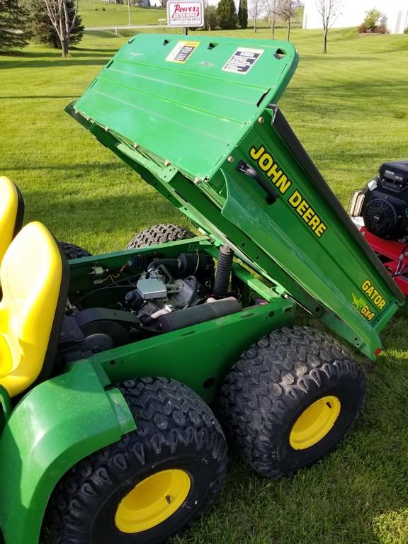 John Deere 6x4 Gator