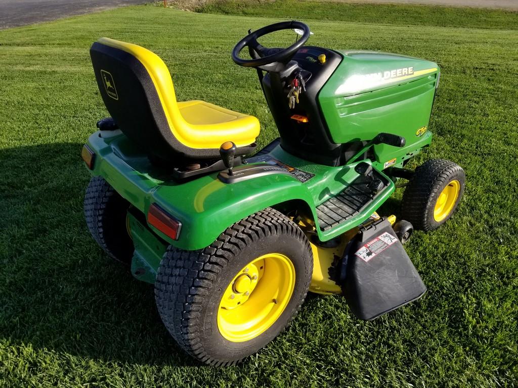 John Deere GT225 Mower