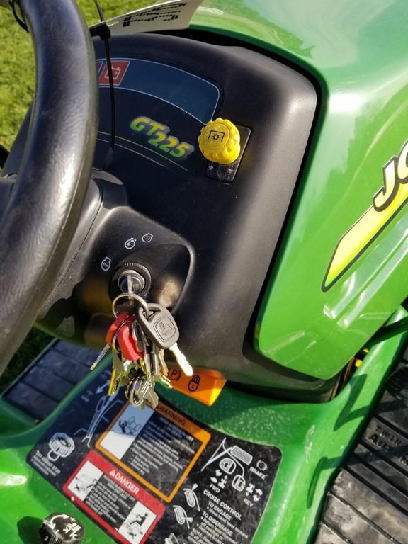 John Deere GT225 Mower