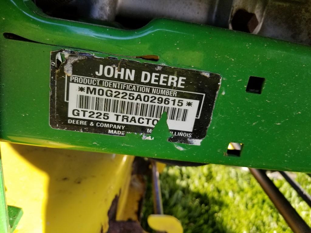 John Deere GT225 Mower