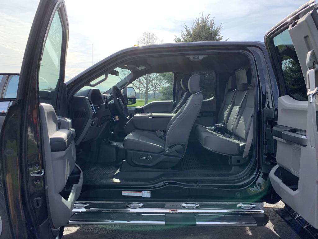 2018 Ford F550 XLT 4x4 Dualy Super Cab