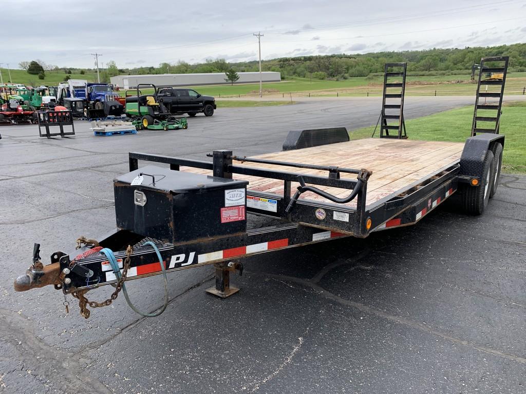 2014 PJ 7'x20' Tag Trailer W/ Ramps