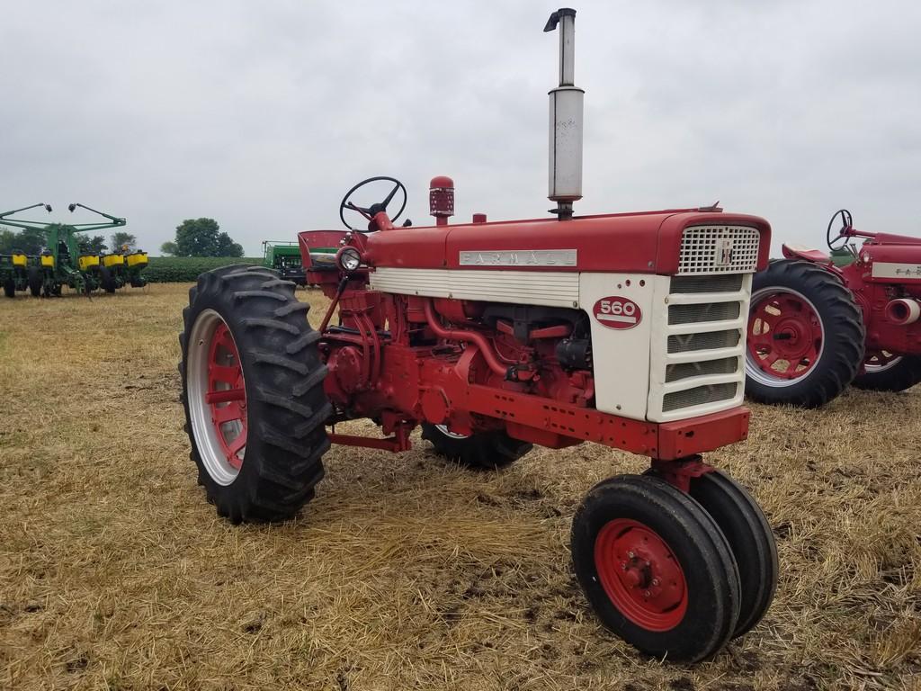 1963 IH 560 Tractor