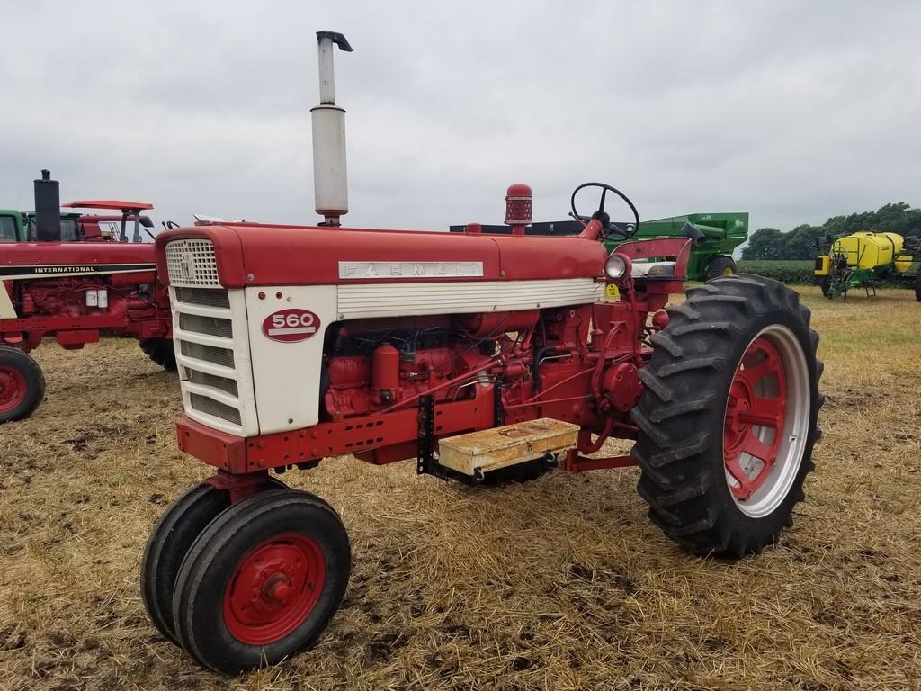 1963 IH 560 Tractor