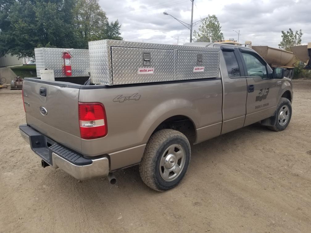 2005 Ford F150 XLT Pickup Truck