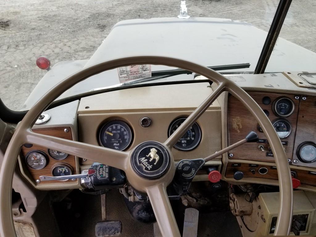 1979 Mack R685ST Semi Tractor