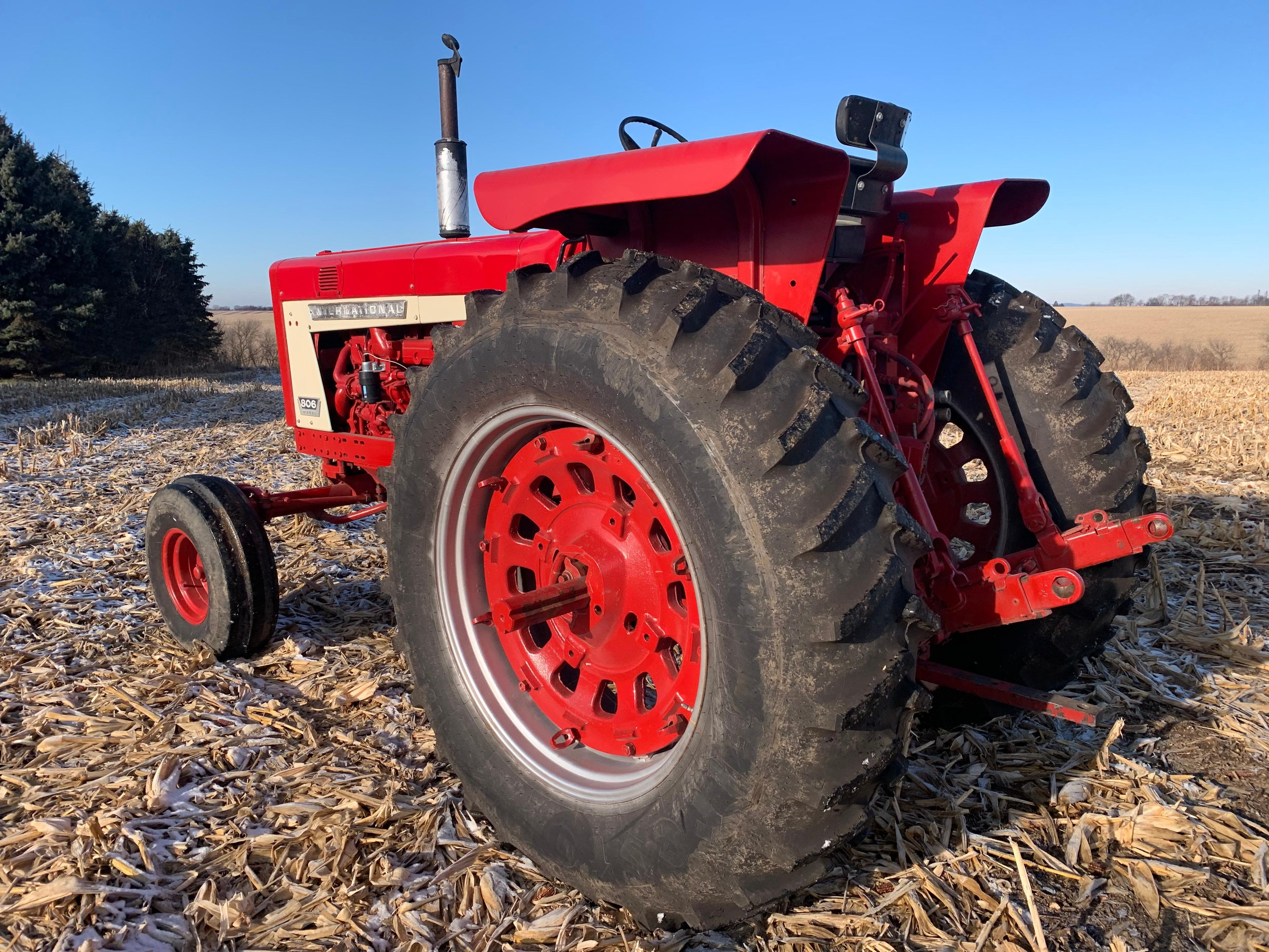 IH 806 Diesel Tractor