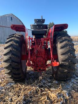 IH 806 Diesel Tractor