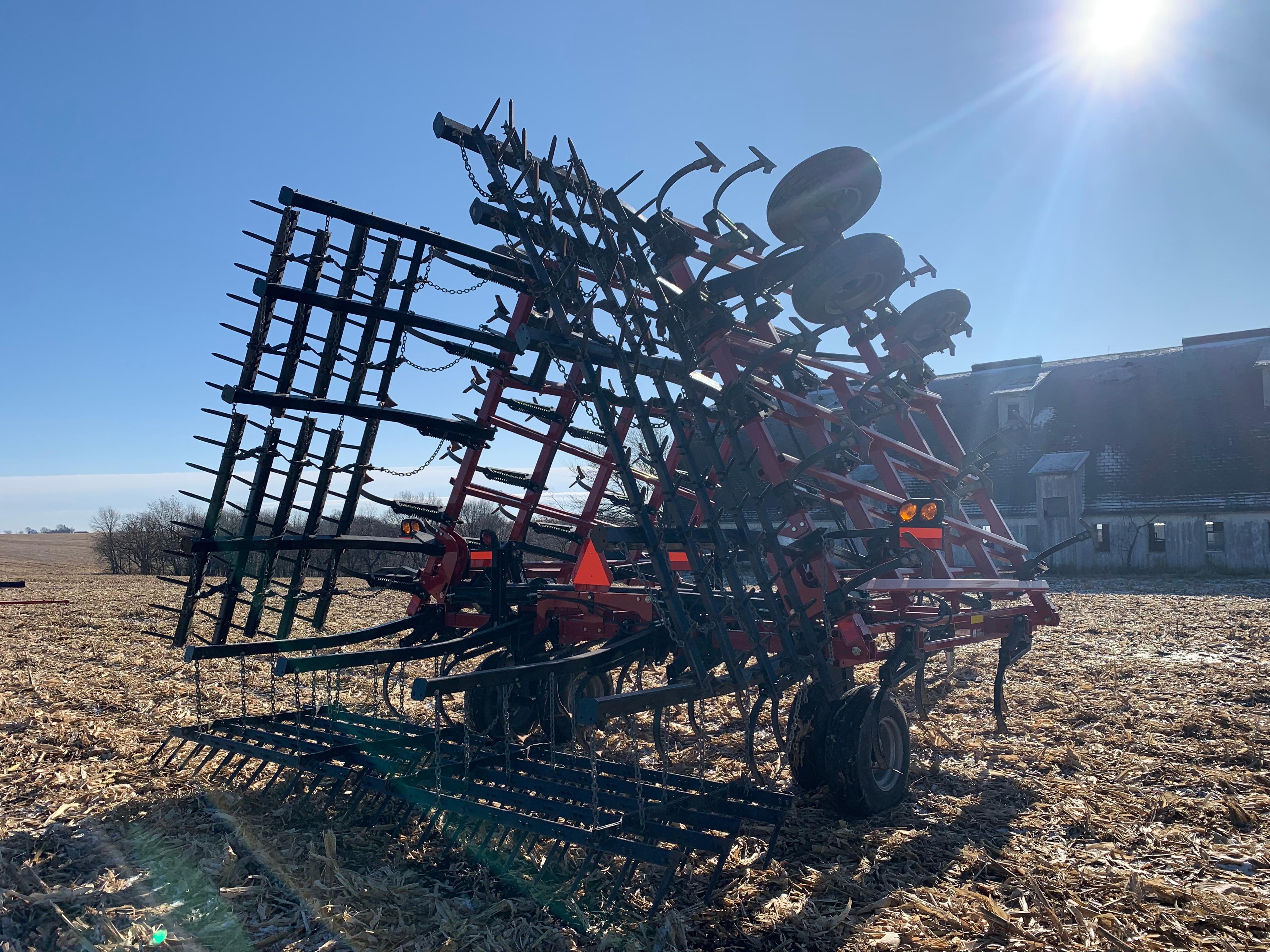 Case IH Tiger-Mate 32' Field Cultivator Bar Harrow - Like New