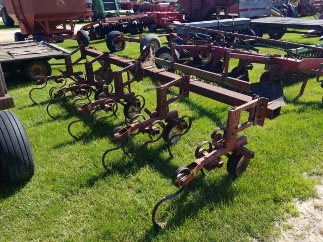 NOBLE 4 ROW WIDE CULTIVATOR