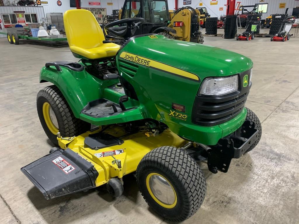 2010 John Deere X720 Riding Mower