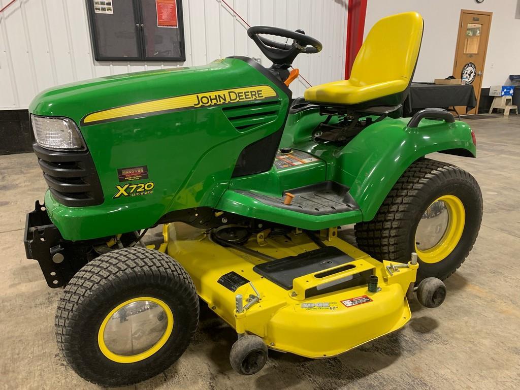 2010 John Deere X720 Riding Mower