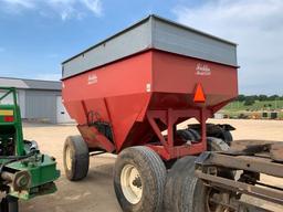 Ficklin 4500 Gravity Wagon