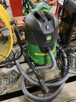 John Deere Shop Vac