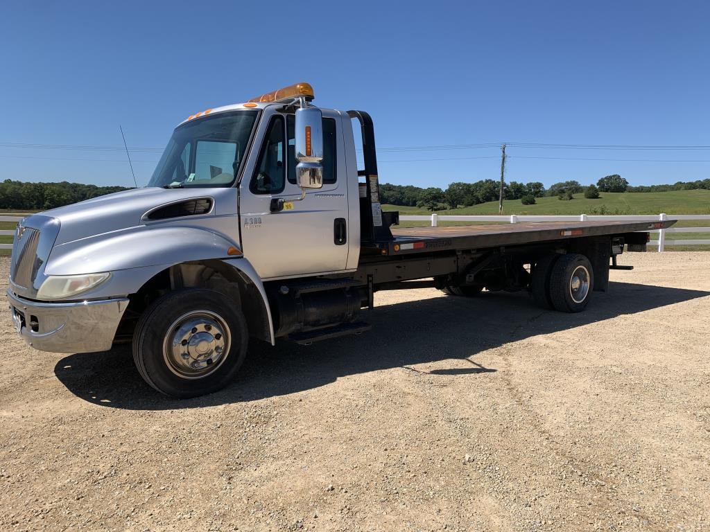 2006 International 4300 Roll Back Straight Truck