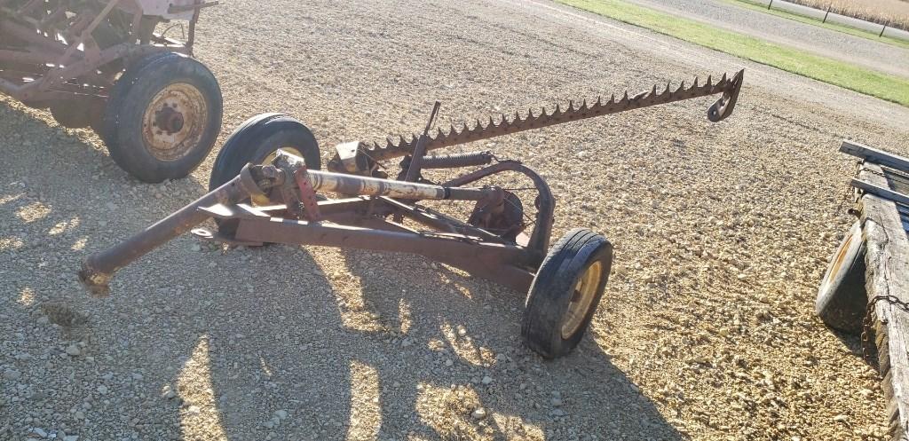 PULL TYPE SICKLE MOWER W/ 7' CUTTER