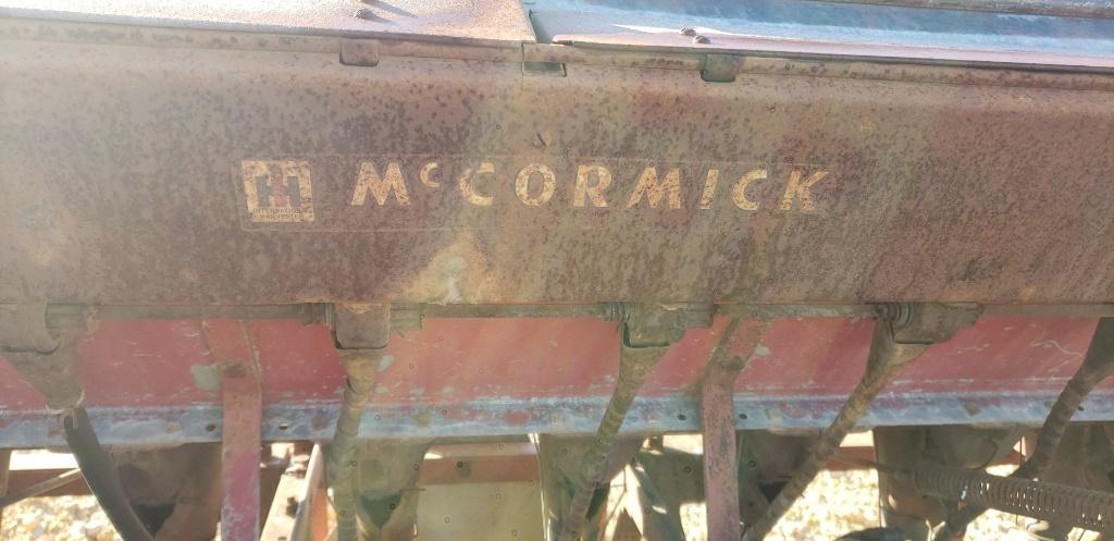 MCCORMICK 10' GRAIN DRILL- ROPE PULL