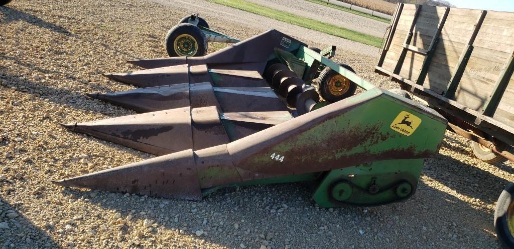 JD 444 4 ROW WIDE CORN HEAD