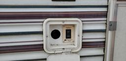 1999 JAYCO 5TH WHEEL CAMPER-NEEDS WORK